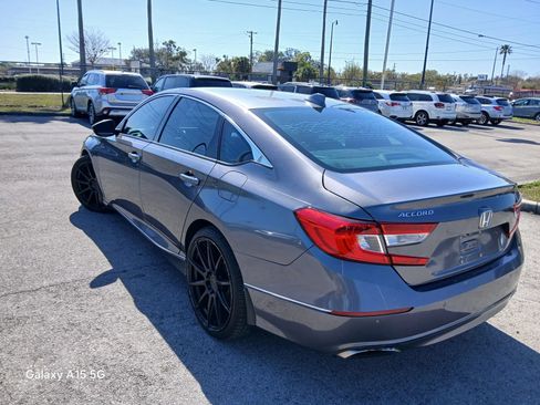 Used 2018 Honda Accord Touring image 6