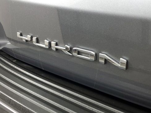 Used 2021 GMC Yukon AT4 w/ AT4 Premium Plus Package image 7