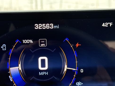 Used 2025 Chevrolet Silverado EV W/T image 5