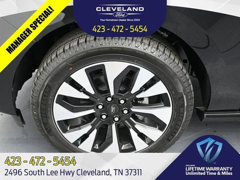 New 2025 Ford Expedition Max Platinum w/ Platinum Ultimate Package AWD/4WD image 9