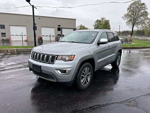 Used 2018 Jeep Grand Cherokee Limited AWD/4WD image 5