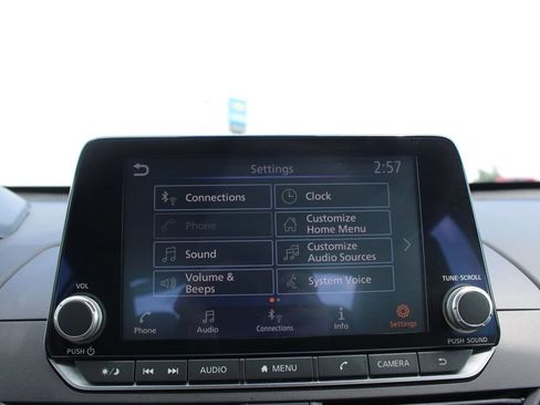 Used 2024 Nissan Altima 2.5 SV FWD image 53