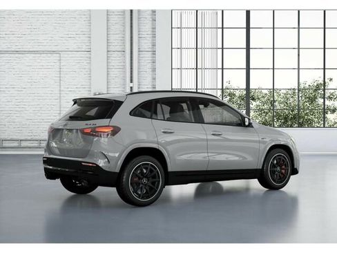 New 2026 Mercedes-Benz GLA 35 AMG 4MATIC image 21