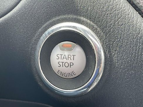 Used 2020 Nissan Pathfinder SL image 22