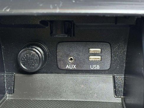 Used 2017 Subaru Outback 2.5i Premium image 10