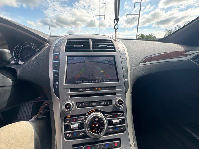 Used 2020 Lincoln MKZ Reserve w/ Elements Package AWD/4WD image 17