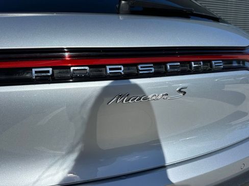 Used 2022 Porsche Macan S image 14