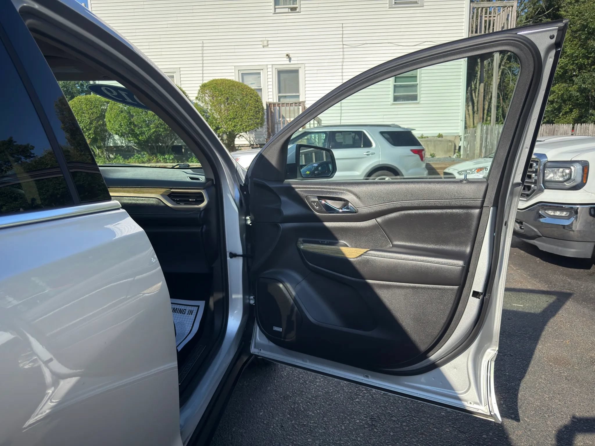 Used 2019 GMC Acadia Denali AWD/4WD image 19