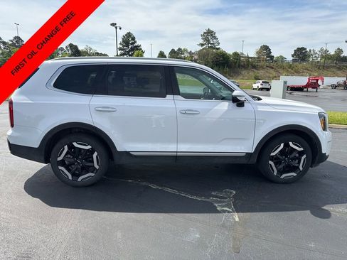Used 2025 Kia Telluride S FWD image 5