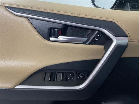 Certified 2025 Toyota RAV4 Limited w/ Advanced Technology Package image 18