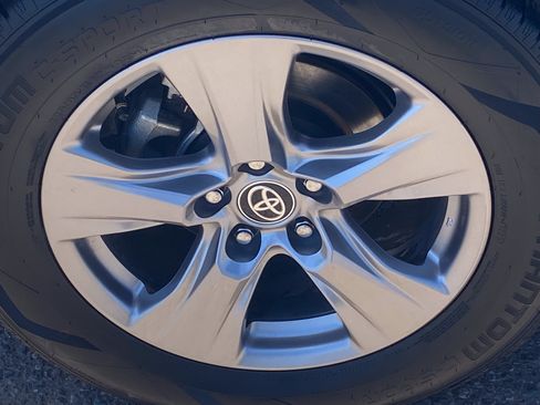 Used 2024 Toyota RAV4 XLE FWD image 8