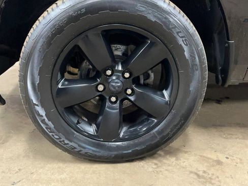 Used 2017 RAM 1500 Express w/ Black Ram 1500 Express Group AWD/4WD image 12