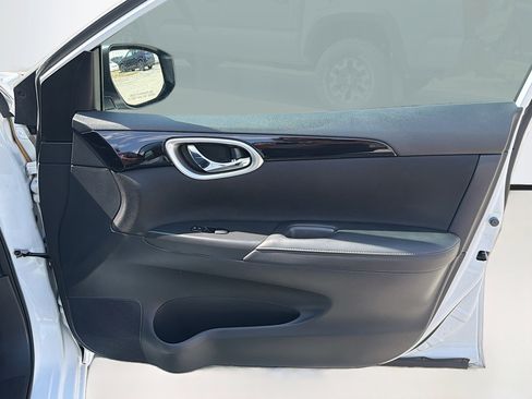 Used 2019 Nissan Sentra SV image 38