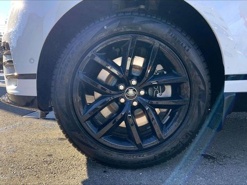 New 2026 Land Rover Range Rover Velar Dynamic SE image 11