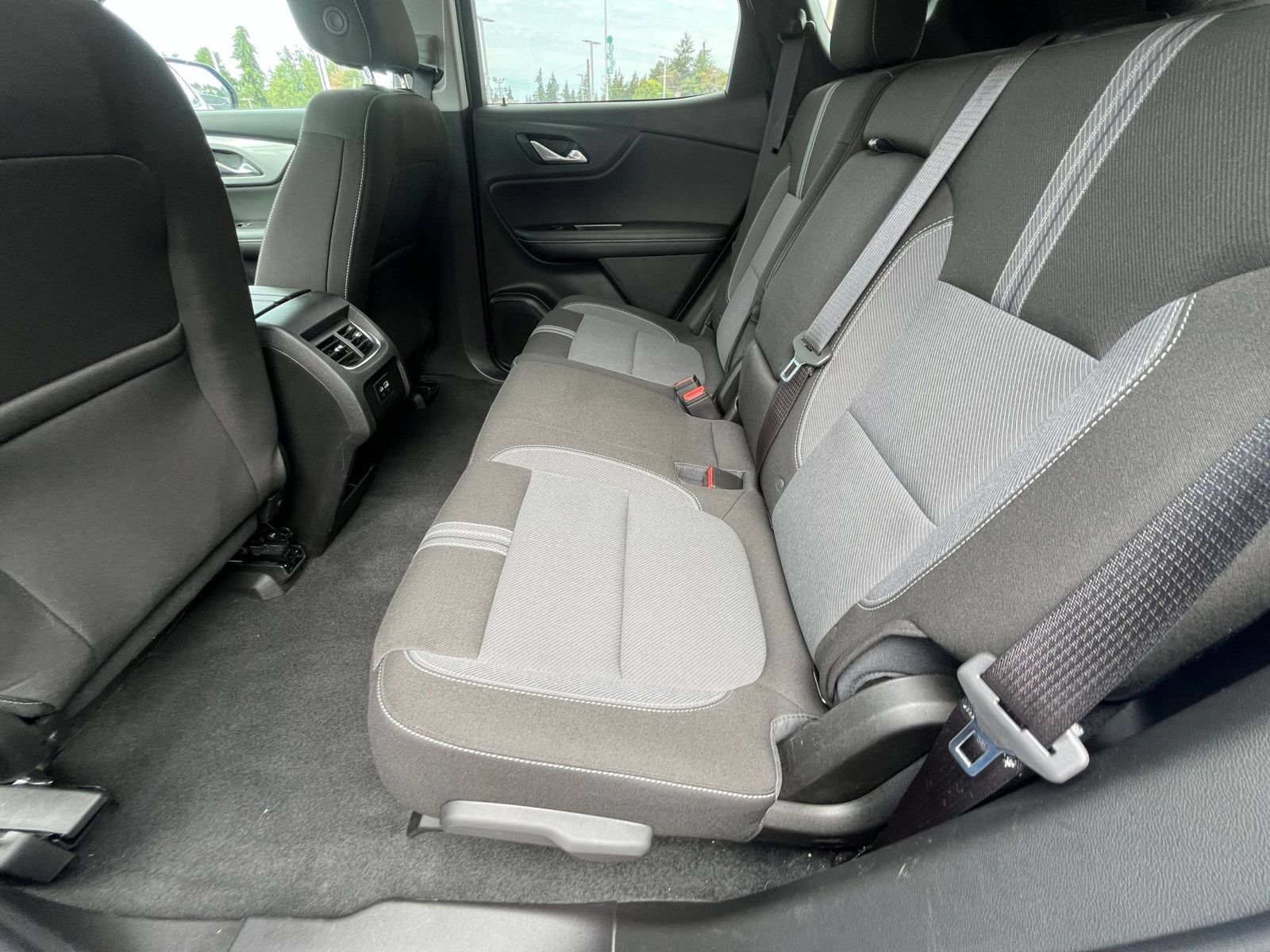 Used 2025 Chevrolet Blazer LT FWD image 26