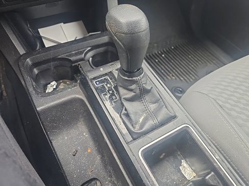 Used 2022 Toyota Tacoma SR image 15