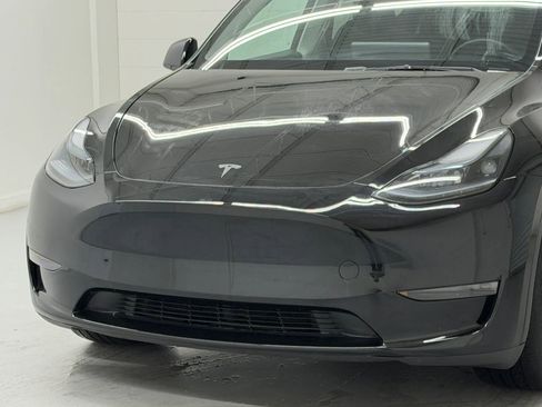 Used 2025 Tesla Model Y Long Range RWD image 39