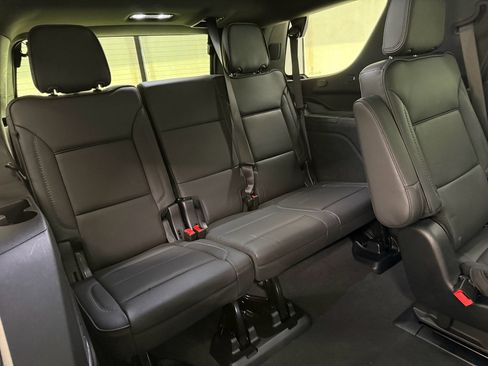 Used 2025 GMC Yukon Denali AWD/4WD image 23