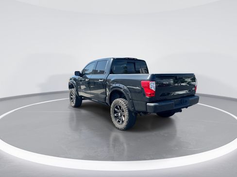 Used 2019 Nissan Titan SV w/ SV Convenience Package AWD/4WD image 7