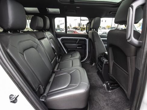 Used 2025 Land Rover Defender 110 S image 34