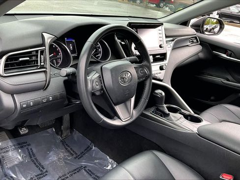 Used 2024 Toyota Camry SE FWD image 17