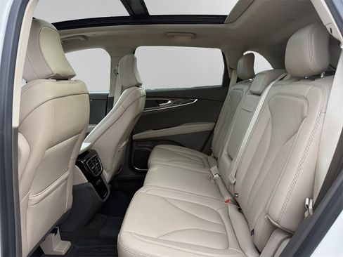 Used 2022 Lincoln Nautilus Reserve w/ Equipment Group 201A image 13