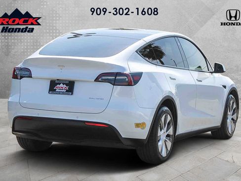 Used 2022 Tesla Model Y Long Range image 4