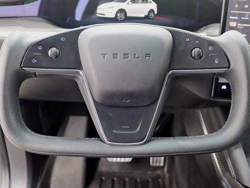 Used 2023 Tesla Model X Plaid image 14