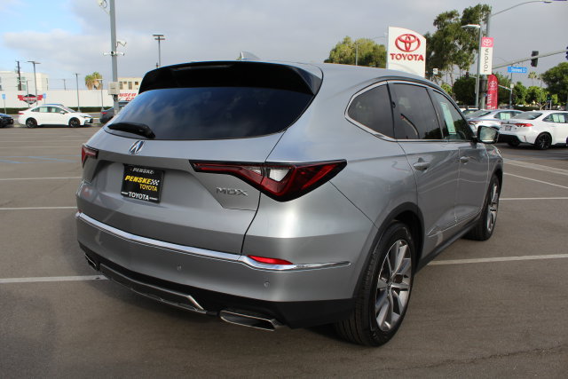 Used 2025 Acura MDX w/ Technology Package FWD image 15