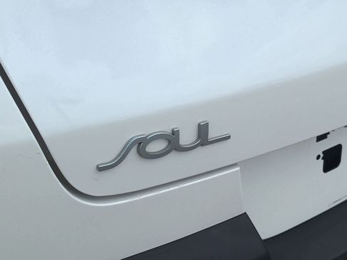 Used 2022 Kia Soul LX FWD image 29