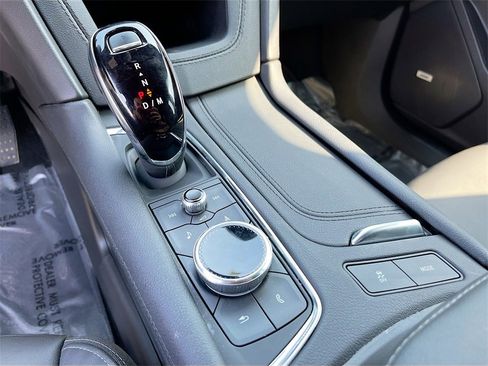 Used 2024 Cadillac XT6 Premium Luxury w/ Technology Package image 17