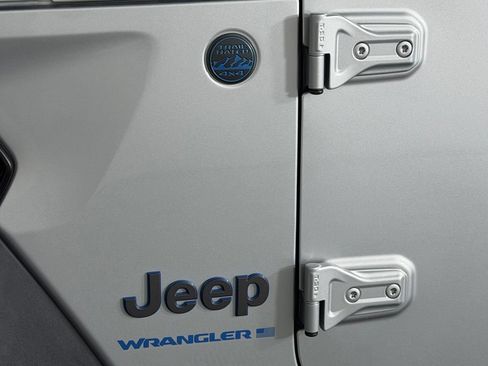 Used 2023 Jeep Wrangler Unlimited AWD/4WD image 14
