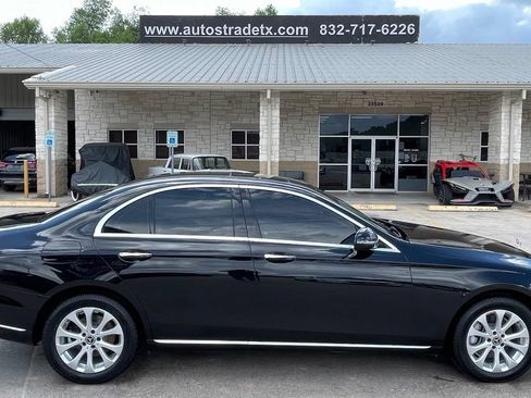 Used 2018 Mercedes-Benz E 300 4MATIC w/ Premium 1 Package image 6