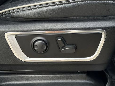 Used 2022 RAM 1500 Laramie AWD/4WD image 31