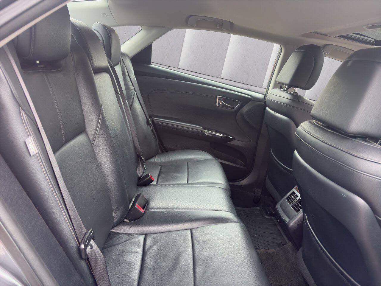 Used 2013 Toyota Avalon XLE Touring FWD image 17