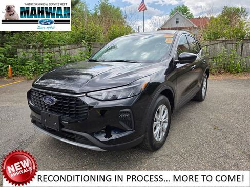Certified 2023 Ford Escape Active w/ Tech Pack #2 AWD/4WD image 1