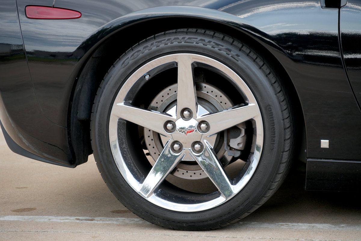 Used 2007 Chevrolet Corvette Convertible w/ Preferred Equipment Group RWD image 28