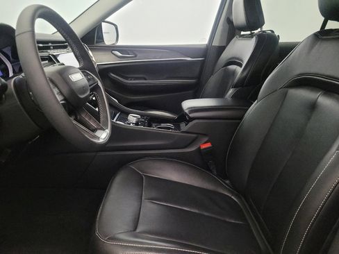 Used 2022 Jeep Grand Cherokee Limited 4xe image 17