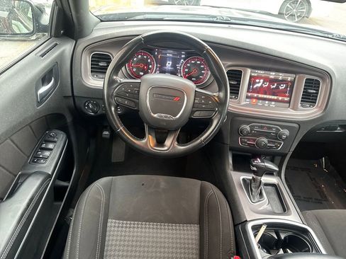 Used 2023 Dodge Charger SXT image 2