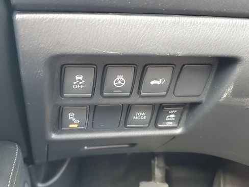 Used 2018 Nissan Pathfinder S AWD/4WD image 20