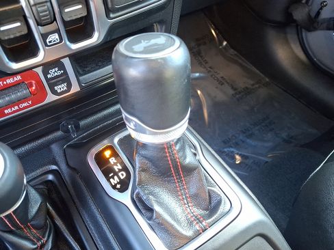 Used 2022 Jeep Wrangler Unlimited Rubicon w/ Xtreme Recon 35" Tire Package image 14