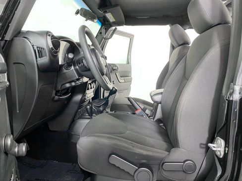 Used 2018 Jeep Wrangler Sport AWD/4WD image 18