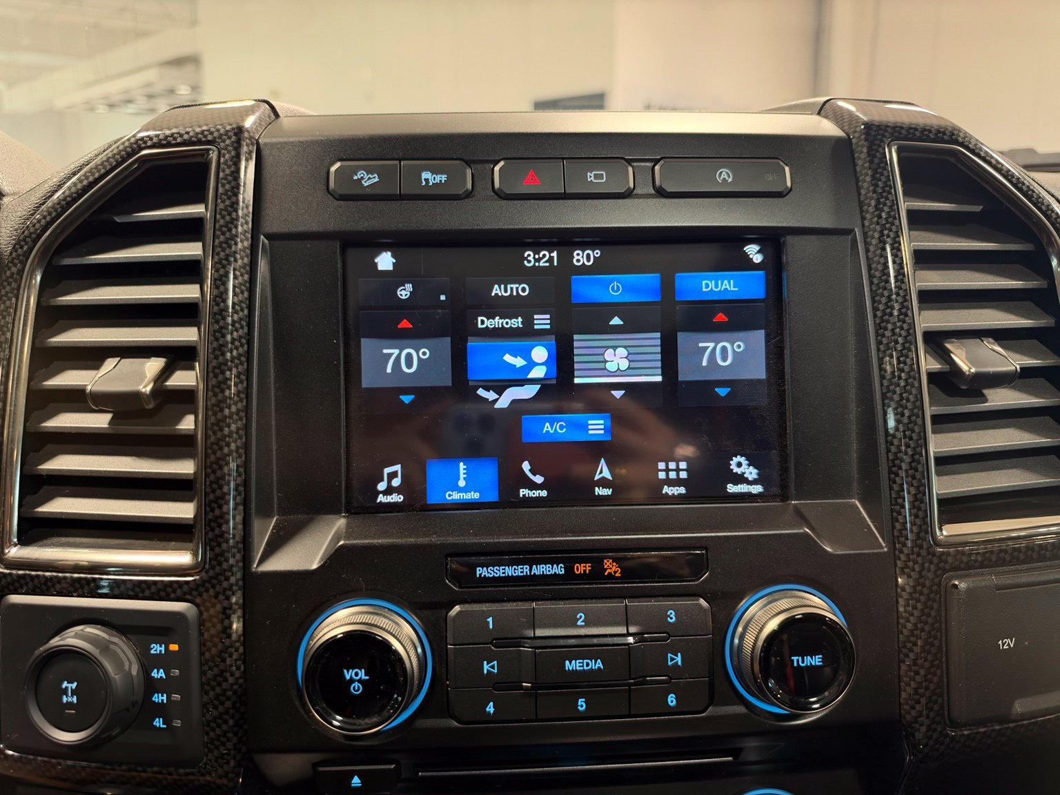 Used 2018 Ford F150 Raptor w/ Equipment Group 802A Luxury AWD/4WD image 32