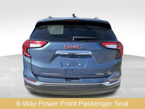Used 2024 GMC Terrain SLT image 7