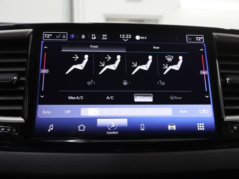 Used 2024 Chrysler Pacifica Touring-L FWD image 55