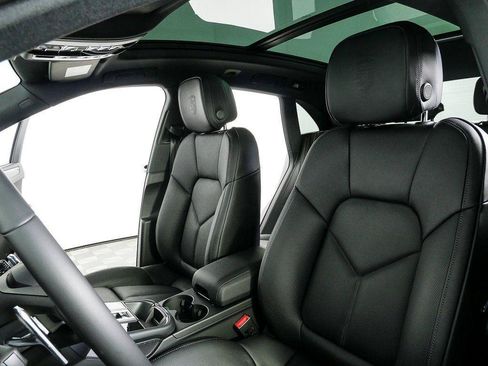 Certified 2026 Porsche Macan Turbo AWD/4WD image 5