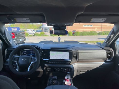 Used 2023 Chevrolet Silverado 1500 LT Trail Boss image 5