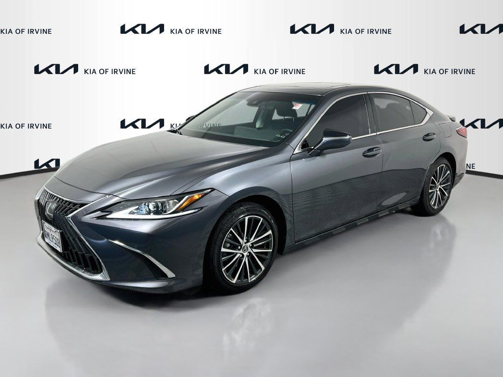 Used 2024 Lexus ES 300h w/ Premium Package FWD image 2