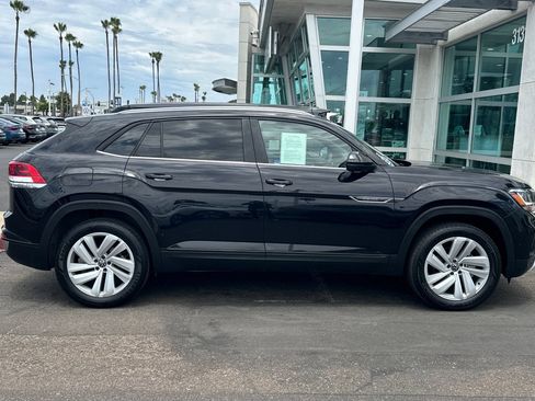 Used 2023 Volkswagen Atlas Cross Sport SE FWD image 3