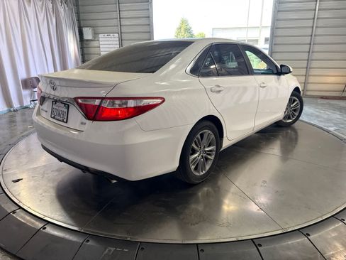 Used 2016 Toyota Camry SE FWD image 5